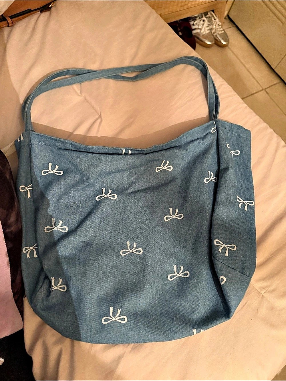 Embroidered Bow Tote in Blue & White